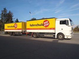 LKW mit Anhänger